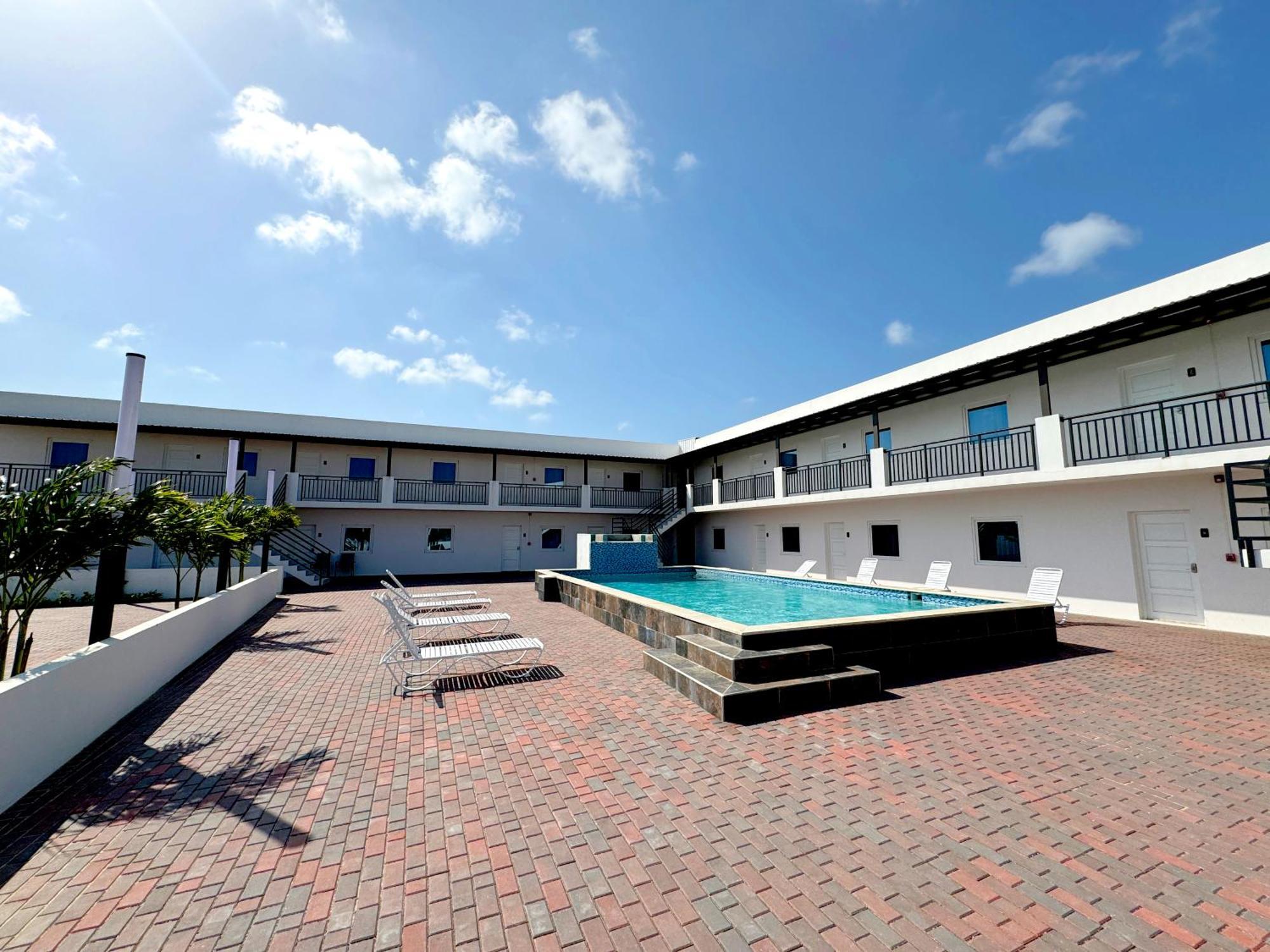 Bon Bini Suites オラニエスタッド エクステリア 写真
